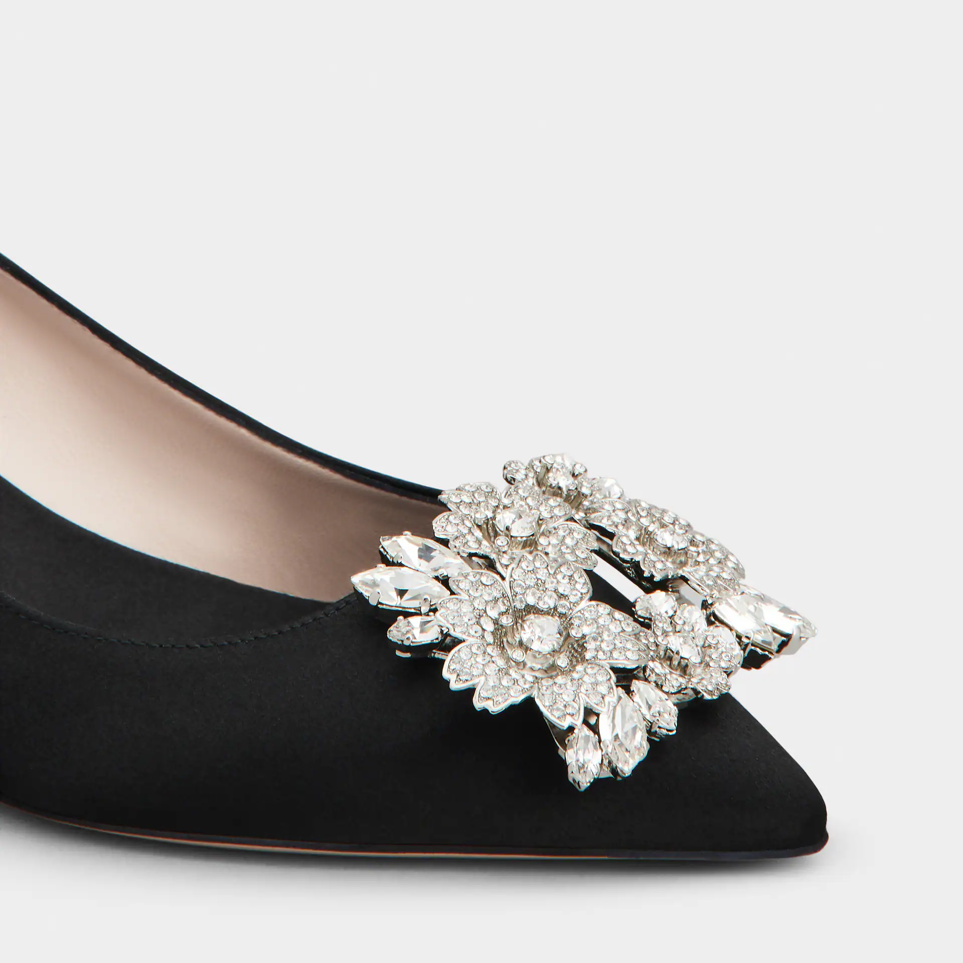 Roger Vivier Efflorescence Pumps High Heels In Black Satin With Crystal Buckle (Heel Height 4.5cm) - 图片 5