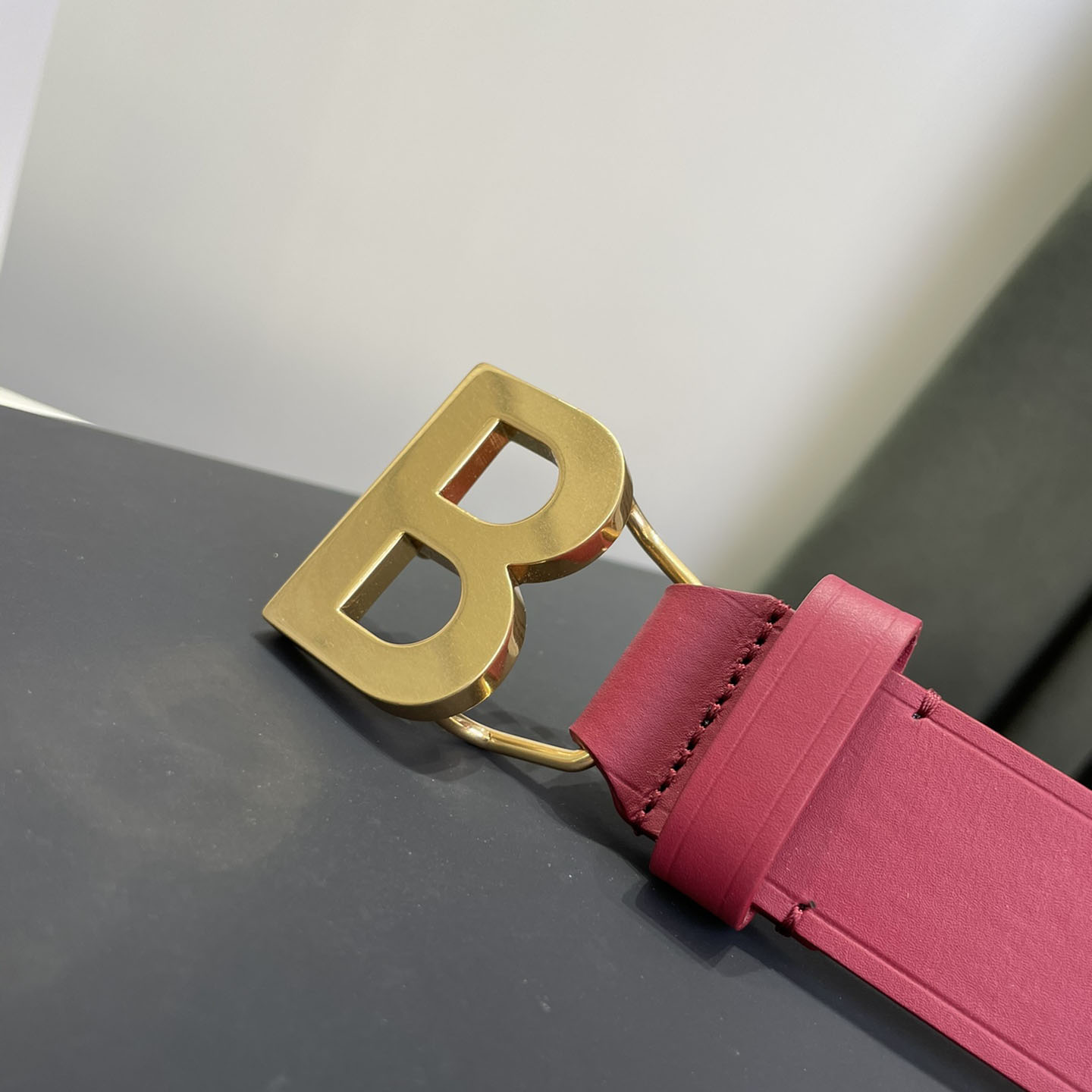 Balenciaga Women's Single B Buckle Belt In Pink/Pale Pink/Black Smooth Calfskin With Gold/Silver Hardware 30mm - 图片 4