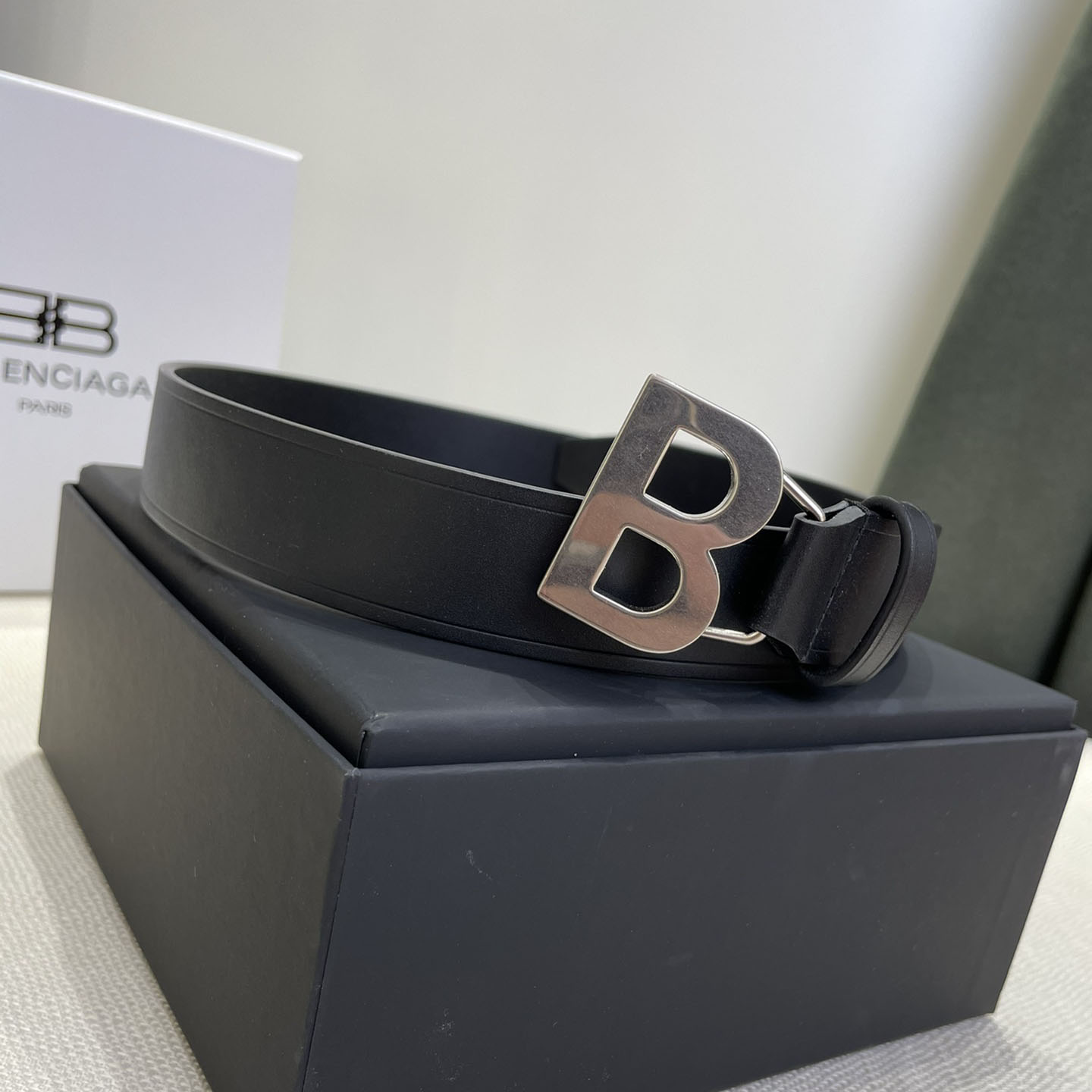 Balenciaga Women's Single B Buckle Belt In Pink/Pale Pink/Black Smooth Calfskin With Gold/Silver Hardware 30mm - 图片 9