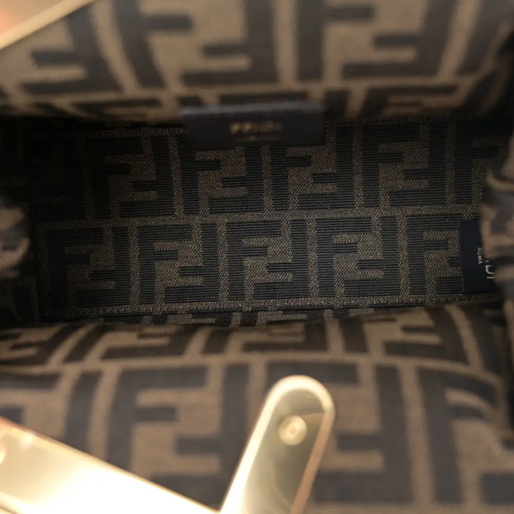 Fendi Small Fendi First Dove Grey Shiny Nappa Leather Gold Hardware - 图片 7