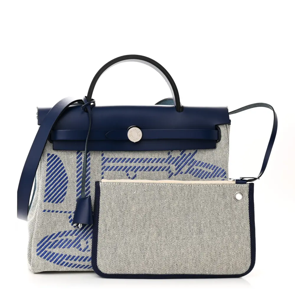 Hermès Brides de Gala Herbag Zip Retourne 31 PM Bleu de France / Ecru / Black Vache Hunter Leather & Toile H Palladium Silver Hardware - 图片 2