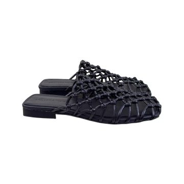 Bottega Veneta Riva Flat Mule In Black Woven Hand-Knotted Leather Mule Pump