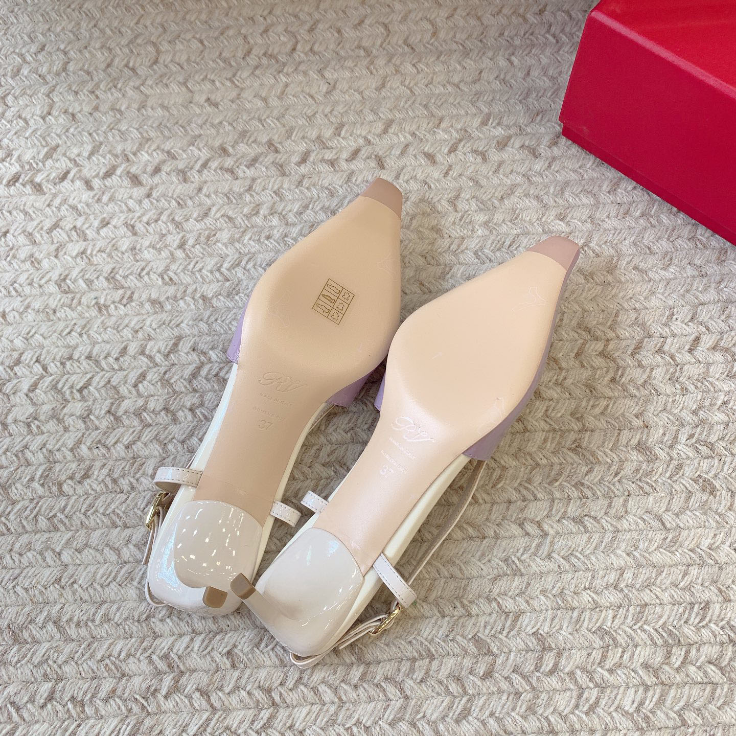 Roger Vivier Viv' Canard Slingback Pumps High Heels In Purple/White/Pink/Yellow/Blue Patent Leather With Metal Buckle (Heel Height 5.5cm) - 图片 4