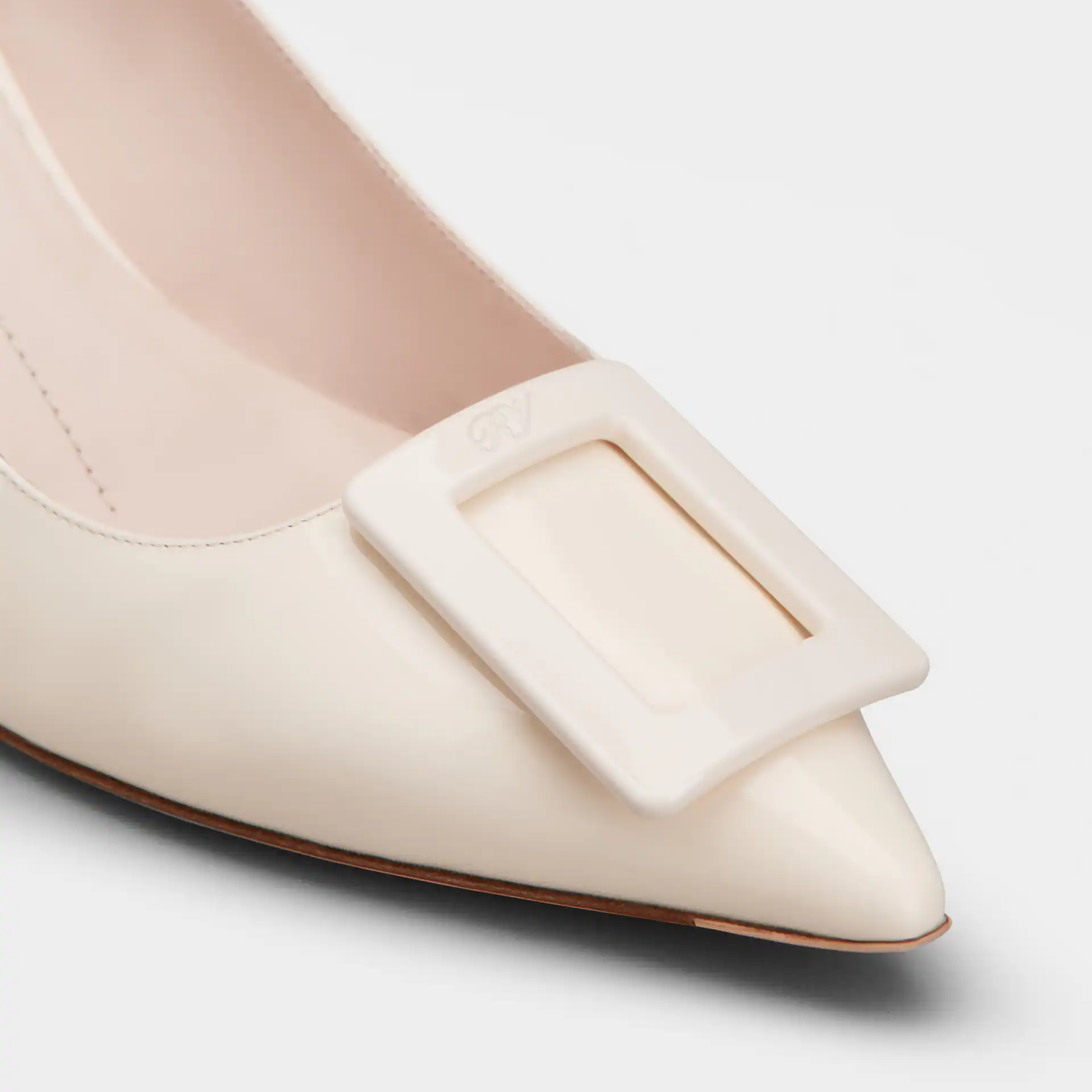 Roger Vivier Virgule Slingback Pumps High Heels In White Patent Leather With Lacquered Metal Buckle (Heel Height 5.5cm) - 图片 5