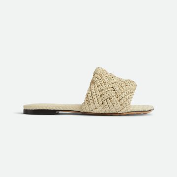 Bottega Veneta Lido Flat Sandal In Beige Intrecciato Raffia Flat Sandals