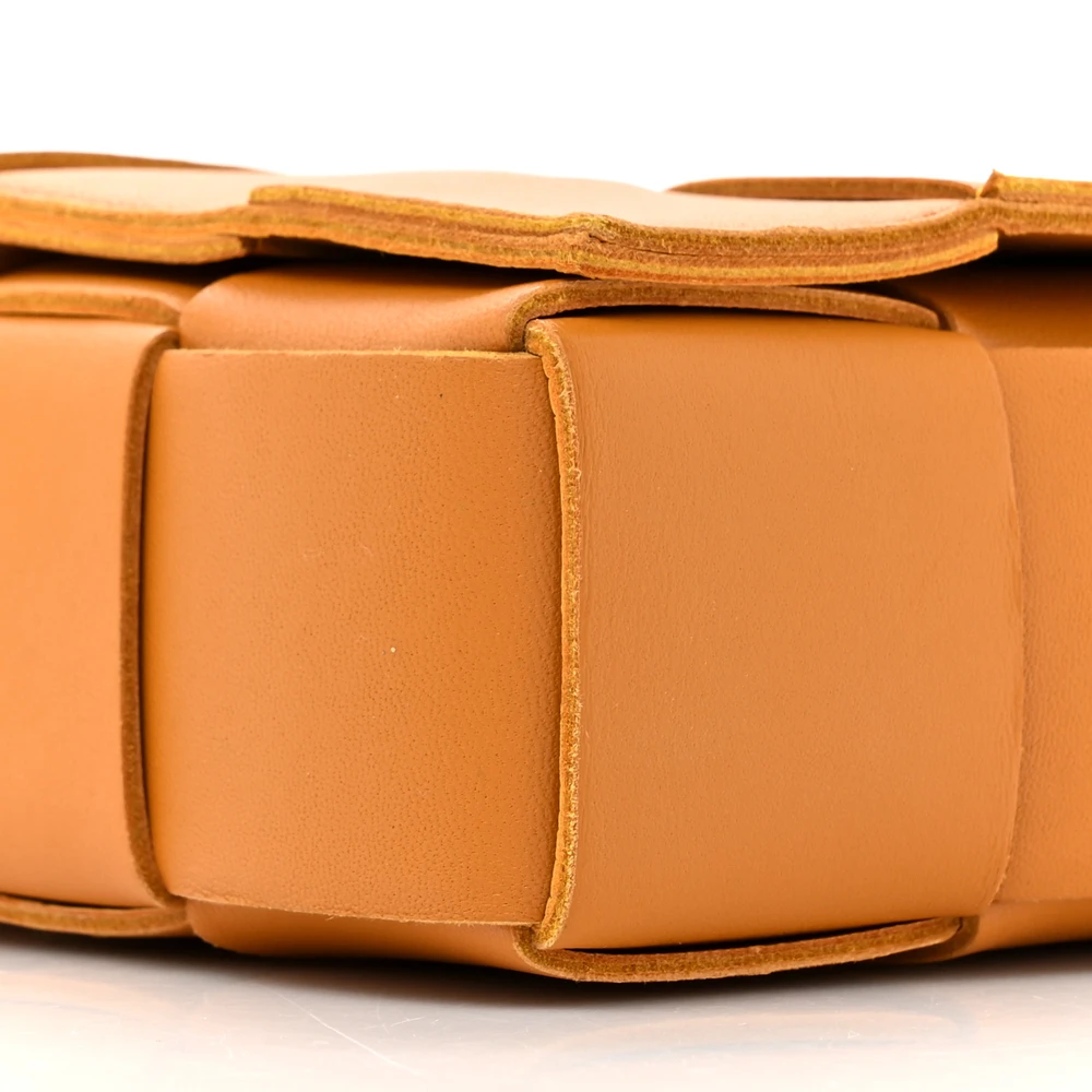 Bottega Veneta Maxi Intrecciato Cassette Crossbody Bag Cob Lambskin Leather - 图片 4